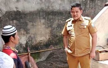 Program 100 Hari Kerja, Camat Ilir Barat I Kawal Bedah Rumah dan Bantu Warga Sakit