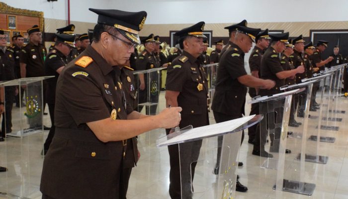 Kejati Sumsel Lantik 16 Pejabat Baru, Termasuk 8 Kajari Diganti