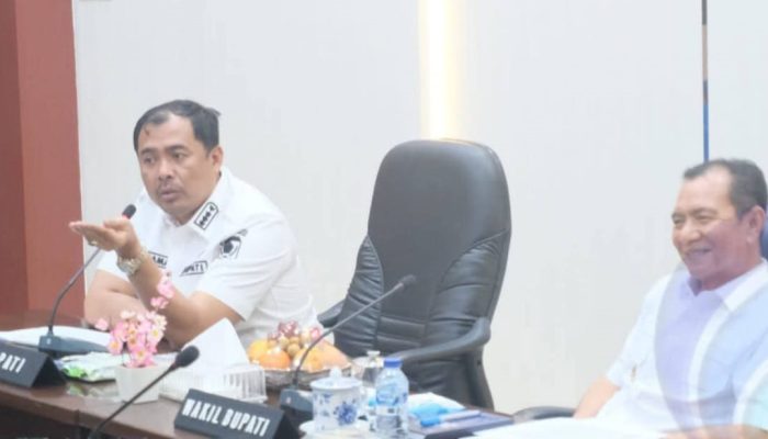 Bupati OKUS Minta Nakes Tuntaskan Problem Pelayanan Kesehatan Masyarakat