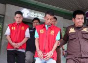 Kejati Serahkan Tersangka dan Barang Bukti Kasus OTT ke Kejari Lahat