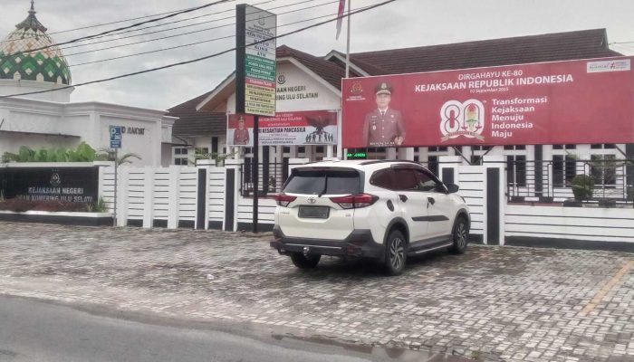 Kades Sukarami Penuhi Panggilan Kejari OKU Selatan Terkait Dugaan Korupsi Dana Desa