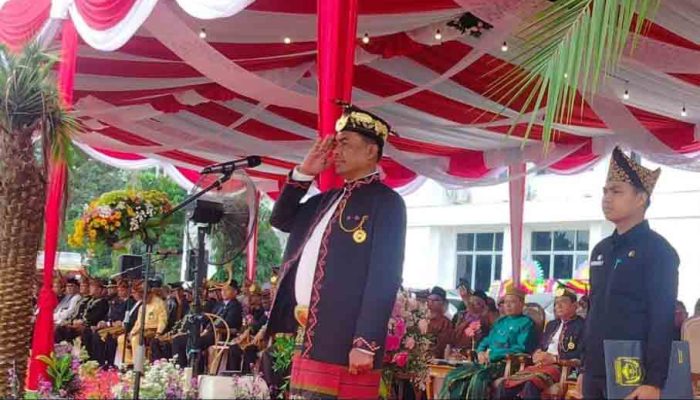 Nuansa Budaya Kental, Upacara HUT OKU Selatan ke-22 Digelar dengan Pakaian Adat