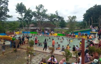 Libur Tahun Baru, Waterboom Samudera Muaradua Dipadati Pengunjung