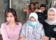 Menangis Saat Digiring Jaksa, Kejari Palembang Tetapkan Dua PPK Perkimtan Sebagai Tersangka