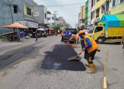 Pemkab OKU Selatan Lakukan Perbaikan Sementara Jalan Protokol di Pusat Kota Muaradua