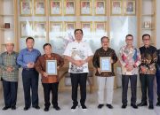 Bupati OKU Selatan Abusama Berikan Penghargaan dan Bantuan kepada ASN Purna Bakti