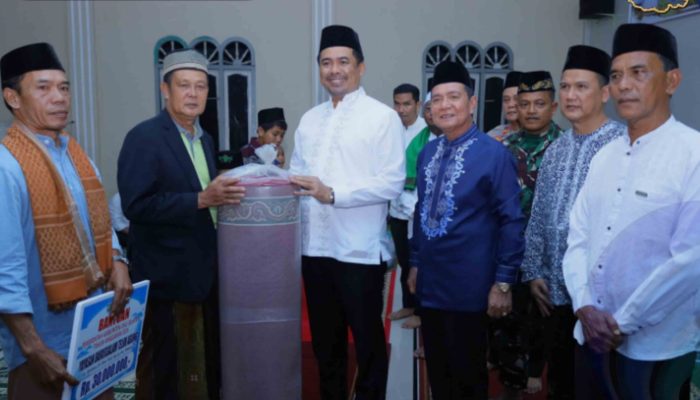 Safari Ramadan di Mekakau Ilir, Bupati Ajak Warga Perkuat Kebersamaan dan Kepedulian Sosial