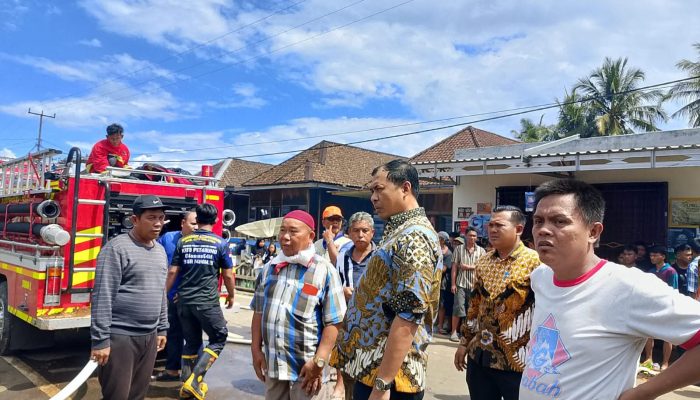 Bupati OKU Selatan Tinjau Langsung Lokasi Kebakaran di Desa Gedung Wani