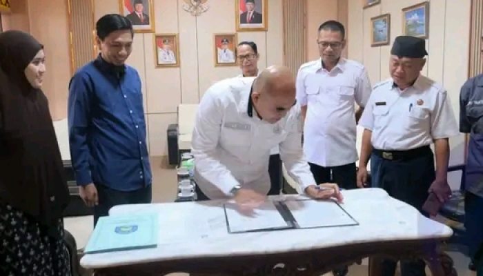 Topan Maulana Hibahkan Tanah Untuk Pembangunan Masjid Pemkab OKU Selatan