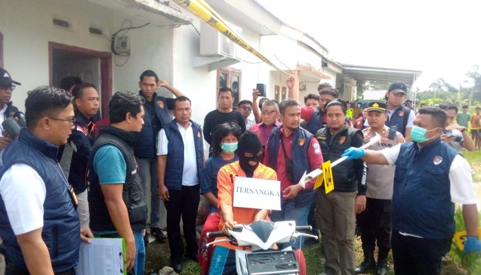 Rekonstruksi Kasus Pembunuhan Staf Bawaslu OKU Selatan Dikawal Ratusan Polisi, Tersangka Peragakan 23 Adegan