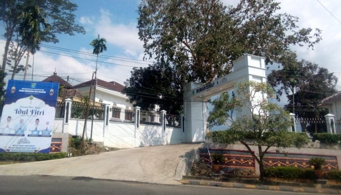 Warga Minta Rumah Dinas Bupati OKU Selatan Segera Ditempati