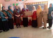 Bunda PAUD OKU Selatan Sambut Hangat Kunjungan ke TK Handayani 5