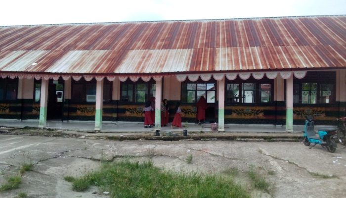Bangunan SDN Simpang Saga Rusak, Dikhawatirkan Dapat Bahayakan Siswa